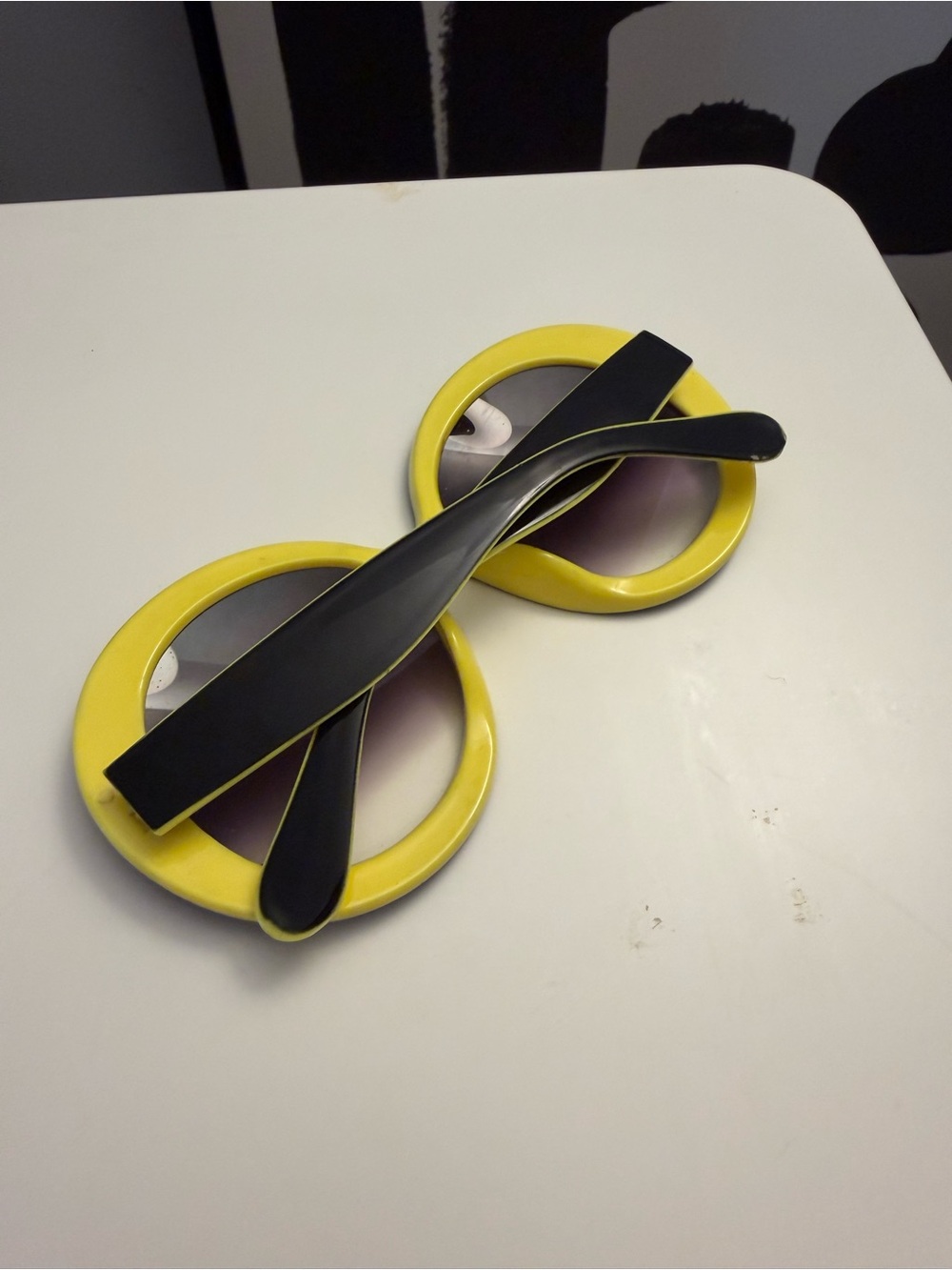 Oversized Yellow and Black Round Frame Sunglasses - Women Accessories - Picture 11 of 13